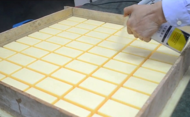 模具硅橡膠操作為什么要用脫模劑？