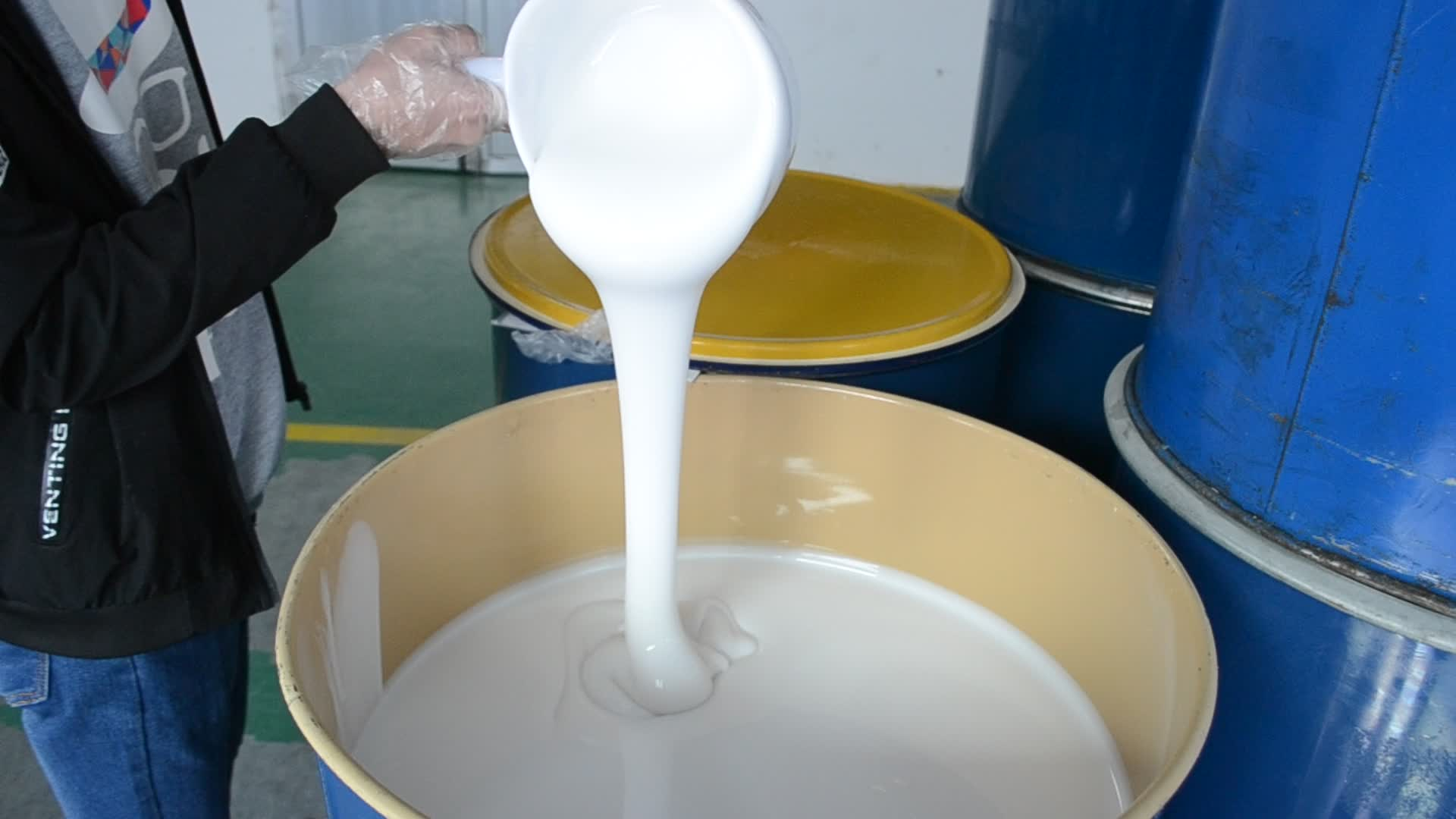 選購模具硅膠如何適應小批量與大批量生產(chǎn)的靈活需求？